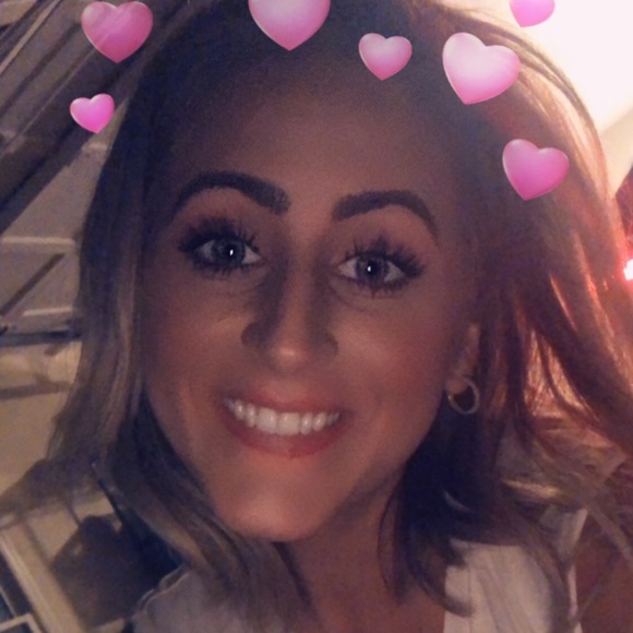 Meet your Posher, Cheyna - Picture 2 of 6